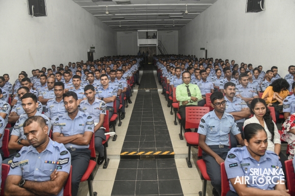 SLAF
SEVA VANITHA UNIT ORGANIZES A LECTURE FOR SERVICE PERSONNEL AND THEIR
SPOUSES